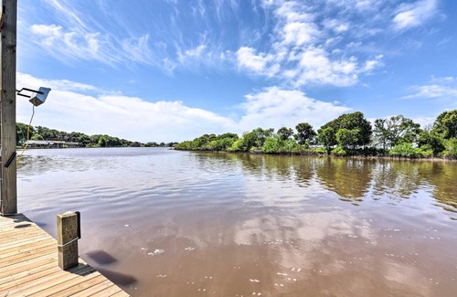 Cedar Lane Casa | Furnished Deck and Dock Renovated Sargent Cabin!