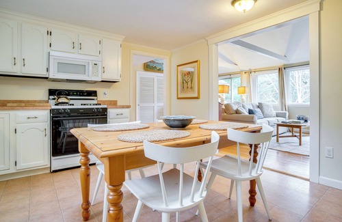 Mashpee Casa | Furnished Deck: Retreat on Mashpee River!