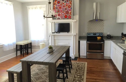 Eastside Apartamento | Furnished Executive Rental in Victorian District!