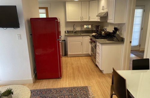 Fairfax Apartamento | Furnished Fairfax Garden Apartment Close to town!