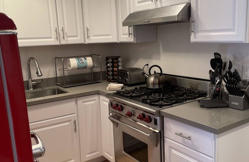 Fairfax Apartamento | Furnished Fairfax Garden Apartment Close to town!