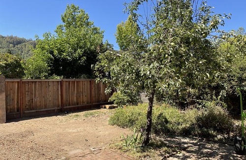 Fairfax Apartamento | Furnished Fairfax Garden Apartment Close to town!