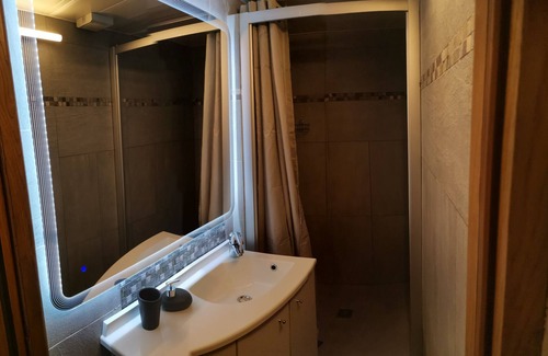 Monetier-les-Bains Apartamento | Apartamento amueblado en el corazón del pueblo.