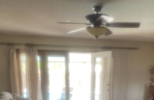 Coalinga Casa | Furnished home with pool in Coalinga, Ca