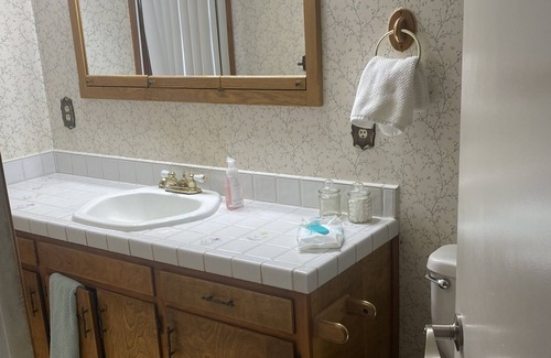 Coalinga Casa | Furnished home with pool in Coalinga, Ca