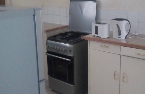Nairobi West Casa | Casa amueblada con internet wifi rápido.