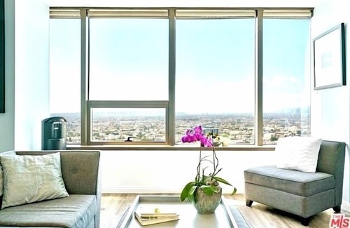 City West Condominio | Furnished Luxury Condo w/2 Free Parking Spots, Utilities Included in Los Angeles