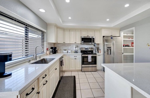 Cypress Casa | Furnished Midterm Rental | Townhome | City Center