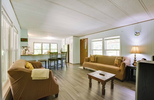 Cleveland Cabaña | Furnished Outdoor Oasis! 22 Mi to Lake Livingston