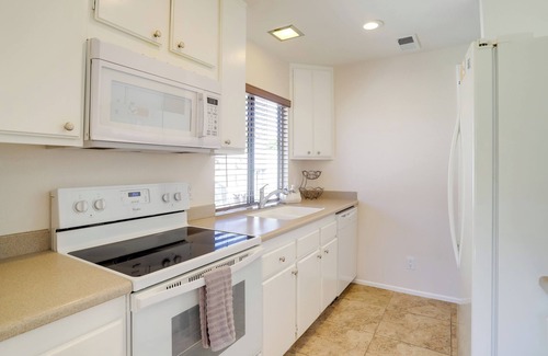 Palm Desert Casa | Furnished Patio + Mtn View: Palm Desert Retreat