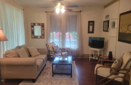 Southwest Coconut Grove Cabaña | Furnished pool cottage in Coconut Grove! Biscayne Bay access at end of street!