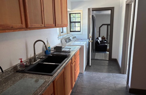 Ukiah Apartamento | Furnished Studio with washer and dryer, and pool!