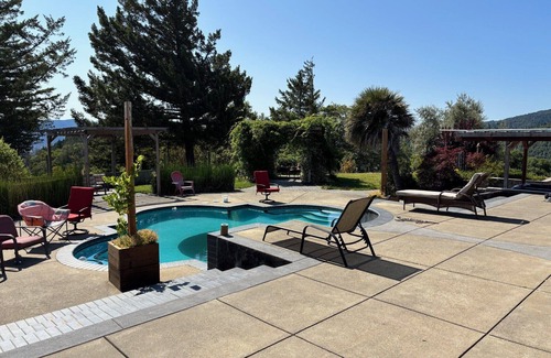 Ukiah Apartamento | Furnished Studio with washer and dryer, and pool!