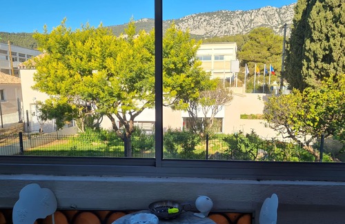 La Valette-du-Var Apartamento | Furnished T6 apartment