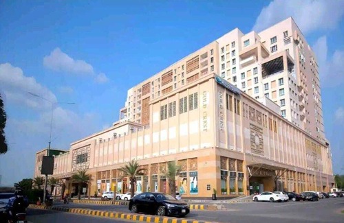 Lahore Apartamento | Furnished Two Bedroom Apartment - Gold Crest Mall - DHA, Lahore
