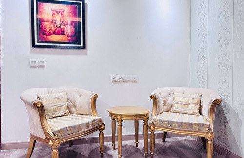 Lahore Apartamento | Furnished Two Bedroom Apartment - Gold Crest Mall - DHA, Lahore