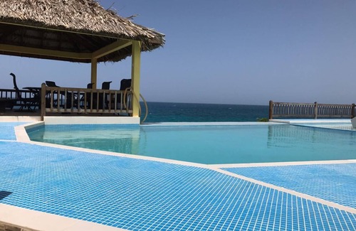 Whitehouse Casa | Villa amueblada justo en la playa!