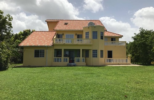 Whitehouse Casa | Villa amueblada justo en la playa!