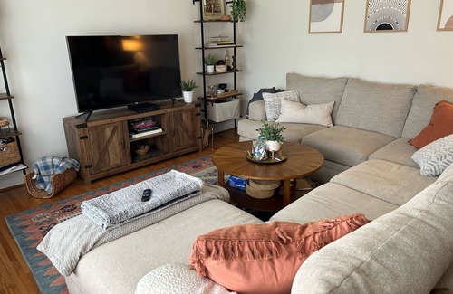 High Point Casa | FURNITURE MARKET!!! Cozy House for Rent 5 minutes from Downtown High Point NC.