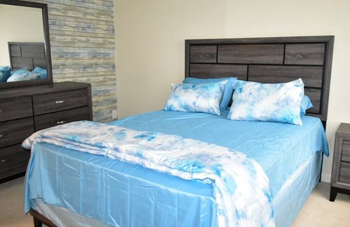 Trinity Casa | Furniture market, HPU, peaceful family house for vacation or business