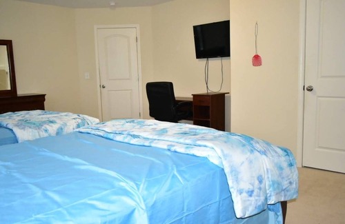Trinity Casa | Furniture market, HPU, peaceful family house for vacation or business