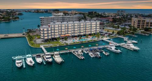Treasure Island Complejo | FUSION Resort Waterfront Suites