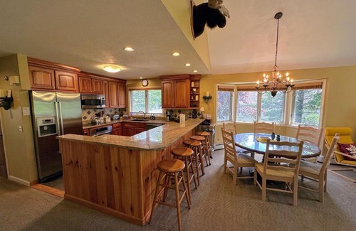 Bretton Woods Casa | FV27 Luxurious Mt Washington Hotel golf course home