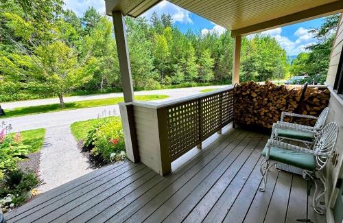 Bretton Woods Casa | FV3 F3 Well appointed Townhome a short walk to the Mount Washington Hotel