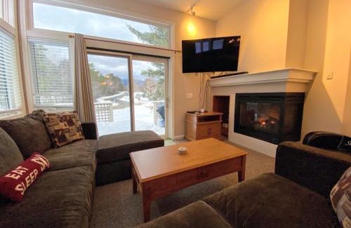Bretton Woods Apartamento | FV50 Pet friendly single level home in Bretton Woods walk to golf course and Mt Washington Hotel