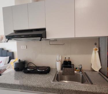 Minglanilla Apartamento | Fyangz Mini Karaoke Condo Staycation