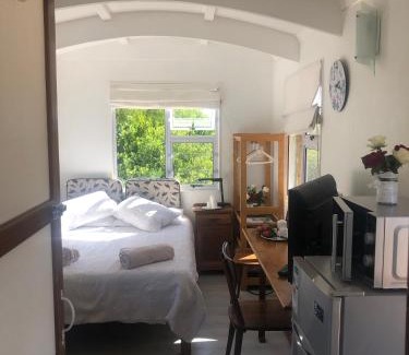 Plettenberg Bay Otro | Fynbos Tiny Home - Off Grid, Surrounded by Nature