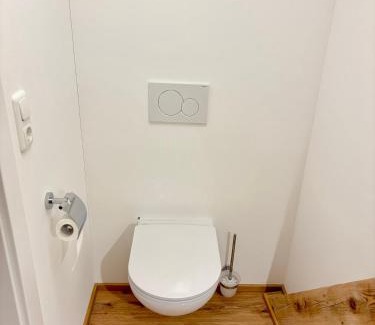 Seekirchen am Wallersee Apartamento | Gästehaus Seeblick Penthousewohnung