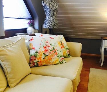 Heuchelheim-Klingen Apartamento | Gästehaus Sellemols Ferienhaus Winzer