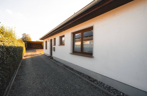 Klein Trebbow Casa | Gästehaus zum Schloßpark bei Schwerin