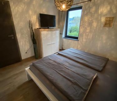 Adenau Cama Y Desayuno | Gästezimmer Melina am Nürburgring