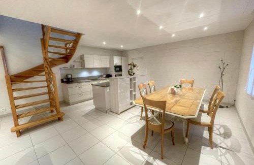 Thesee Casa | Gîte élégant avec climatisation, jardin et Wi-Fi près des Châteaux et Zoo de Beauval - FR-1-491-453