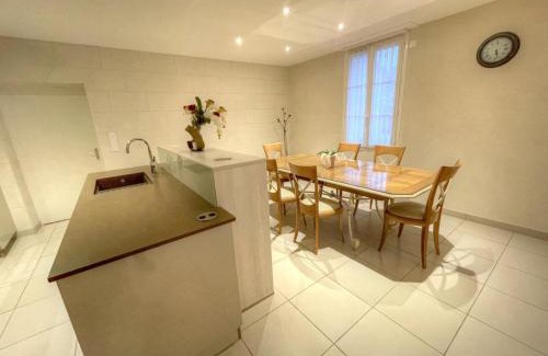 Thesee Casa | Gîte élégant avec climatisation, jardin et Wi-Fi près des Châteaux et Zoo de Beauval - FR-1-491-453