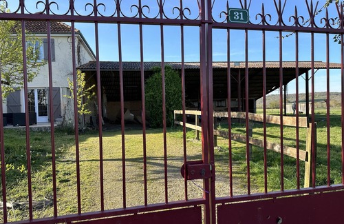 Tadousse-Ussau Casa | Gîte Équestre Cosy, au Calme, Pour des Vacances Nature