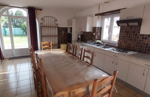 Languidic Casa | Gîte 4 Chambres en Campagne. Piscine Juillet et Août