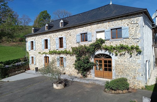 Sevignacq-Meyracq Casa | Gîte 4 en Vallée D'ossau, Avec Piscine et Parc Arboré. Idéal Pour les Familles