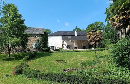 Sevignacq-Meyracq Casa | Gîte 4 en Vallée D'ossau, Avec Piscine et Parc Arboré. Idéal Pour les Familles