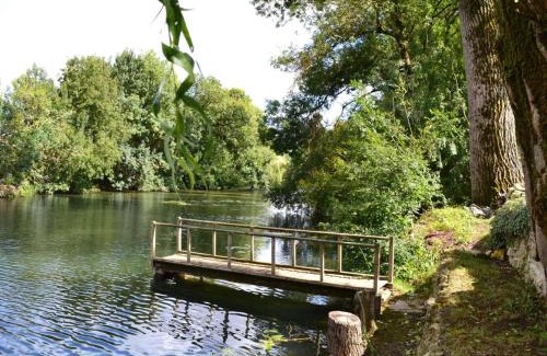 Saint-Genis-d'Hiersac Casa | Gîte au bord de la Charente avec jardin privatif, wifi fibre, vélos et équipements familiaux - FR-1-653-162
