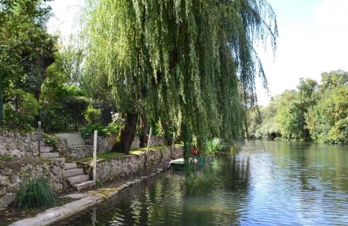 Saint-Genis-d'Hiersac Casa | Gîte au bord de la Charente avec jardin privatif, wifi fibre, vélos et équipements familiaux - FR-1-653-162