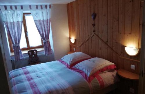 Breitenbach-Haut-Rhin Casa | Gîte au calme avec 2 chambres, terrasse, jardin, BBQ et parking inclus à Breitenbach-Haut-Rhin - FR-1-744-42