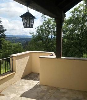 Sarrazac Casa | Gîte au calme avec point de vue proche Turenne