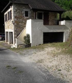 Sarrazac Casa | Gîte au calme avec point de vue proche Turenne