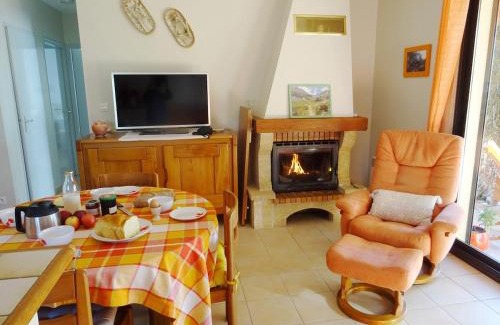 Villeneuve-de-Riviere Casa | Gîte Au-delà des cimes
