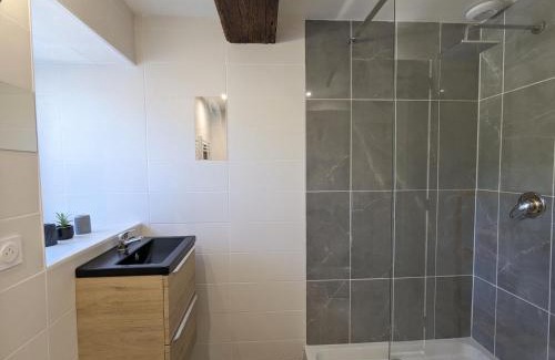 Douadic Casa | Gîte Authentique en Berry - Étang de Pêche, Confort Moderne, À 10 min du Spa - FR-1-591-406