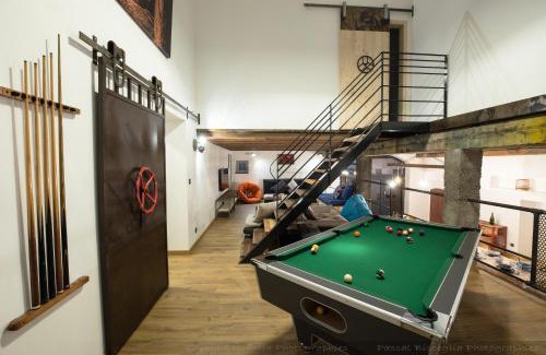 Autun Casa | Gîte Aux Couleurs de Saint Martin avec SPA-Billard