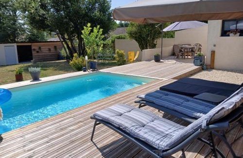 Baignes-Sainte-Radegonde Casa | Gîte avec piscine chauffée, jardin clos et WiFi à Baignes - FR-1-653-264